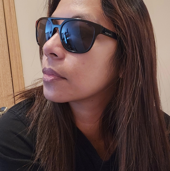 PRADA SUNGLASSES - Picture 7 of 8